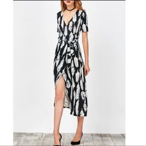 Heramay dress feather print
